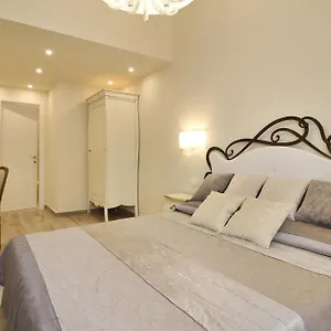Pensión In Chic - No Ztl - Free Parking - Old At 10min By Walk Lucca